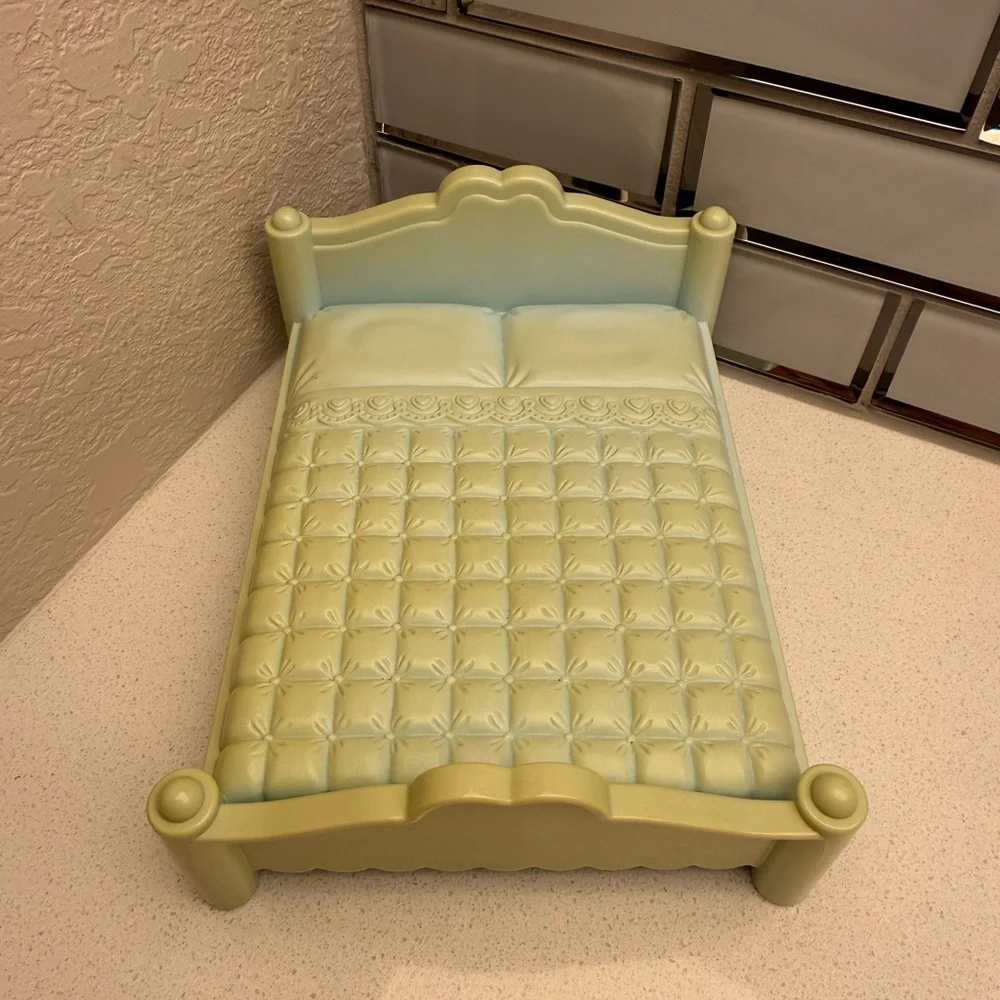 Vintage Playskool Victorian Dollhouse Double Bed 1991